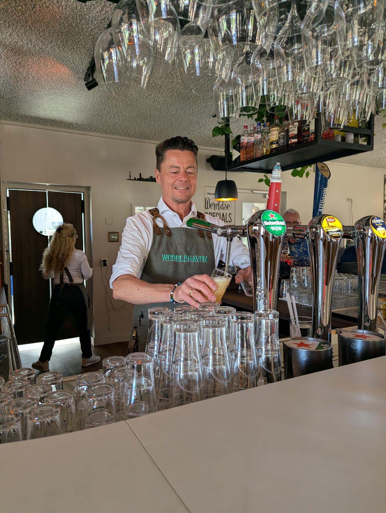 cafe-restaurant-wereldhaven-rotterdam-bar